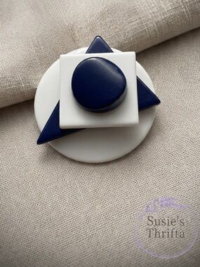 VTG 80s Geometric Layered Plastic Brooch